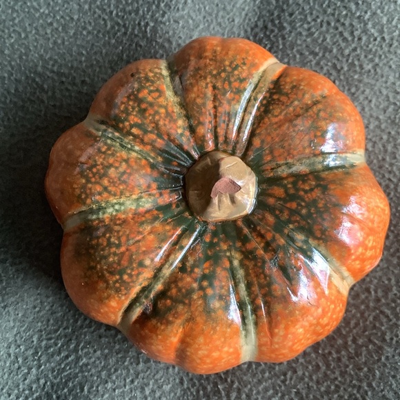 Set of 2 orange ceramic pumpkins.  Approximately 5” across and 3 1/2” tall. - Picture 6 of 9